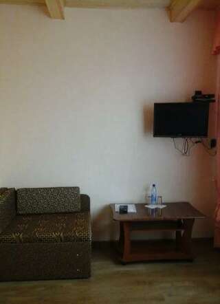 Отель Дом на Гражданской Углич 3-местная комната стандарт-3